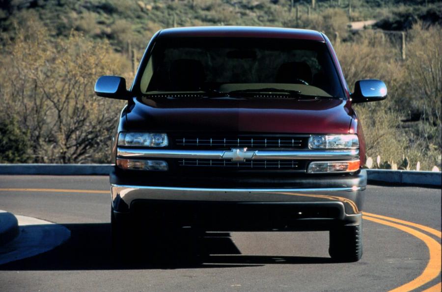  Chevrolet Silverado 1999 года  (фото 38 из 61)